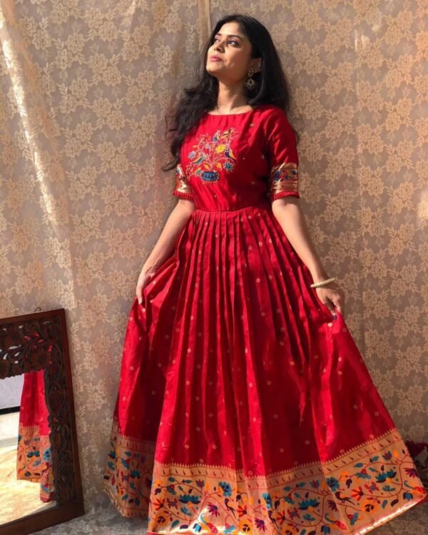 Elegant Jacquard Silk Gown for Women - Image 4